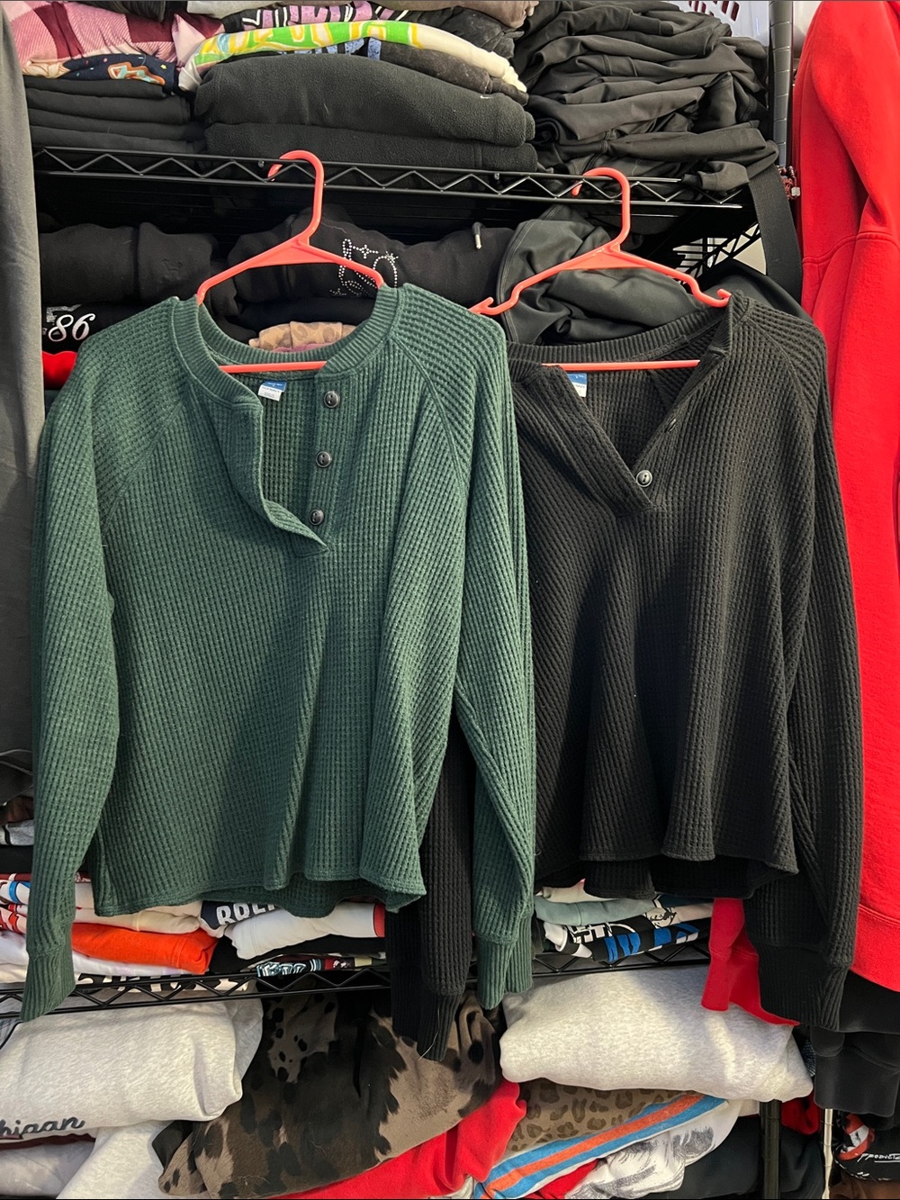 Set of two women’s cropped waffle Henley Sweater - Green and Black